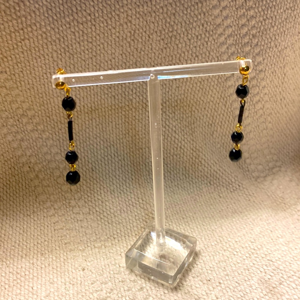 🖤  Black small earrings